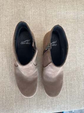 Dansko Lola Taupe Burnished Leather Ankle Bootie Size 37